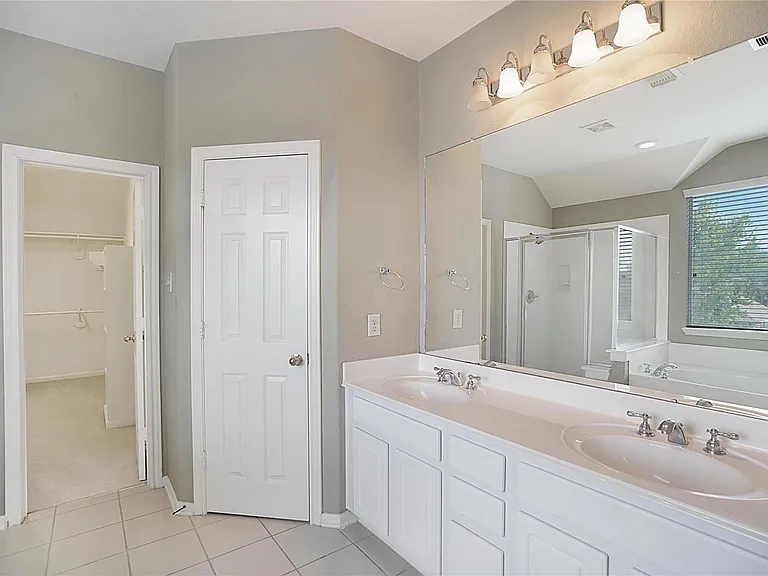 111 Zephyr Bend Pl — Photo 21