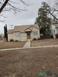 413 S Lake St, Carlsbad, NM, 88220