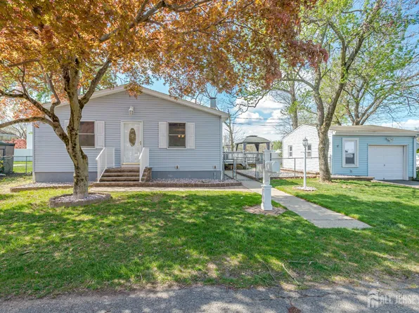 14 Elmer Ave, Monroe Township, NJ 08831