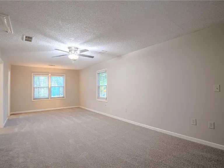 1053 Vista Trl NE — Photo 10