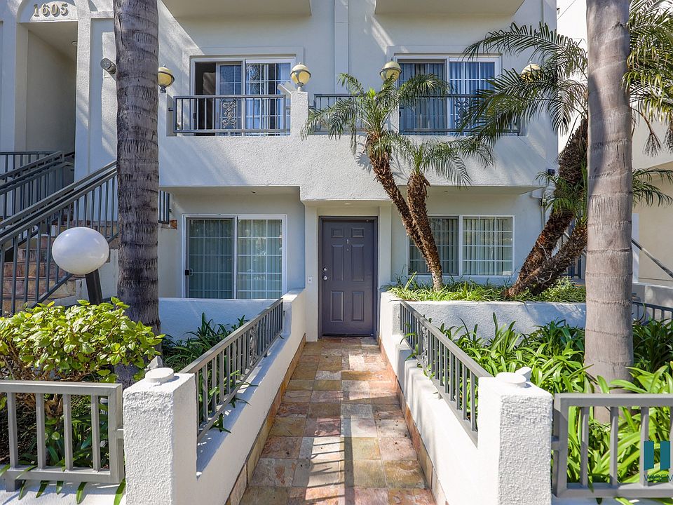 Front Entrance of Stoner Homes