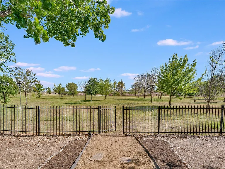4029 Lake Edge Way — Photo 24
