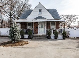 24019 Memphis Ave, Rosedale, NY 11422