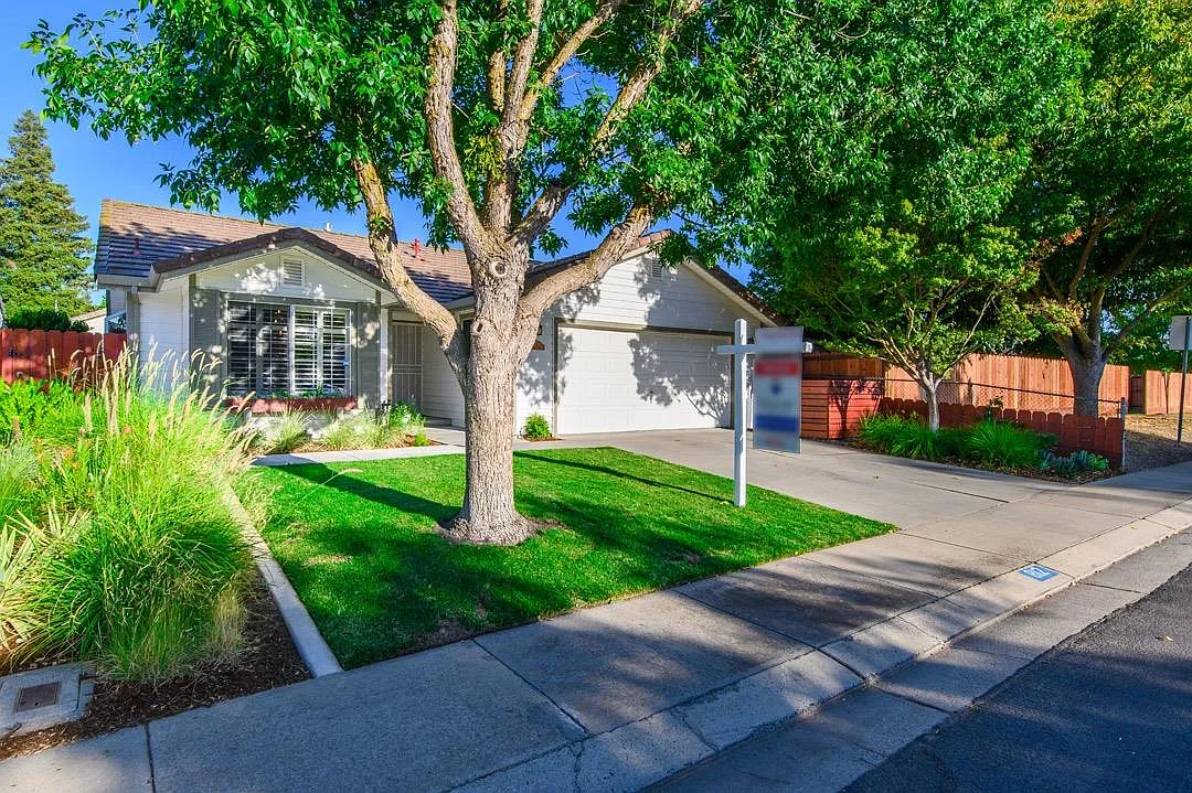 812 Yankee Dr photo 1