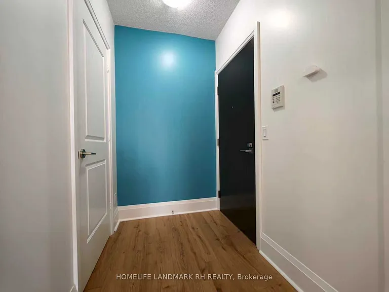 100 Harrison Garden Blvd #623 — Photo 4