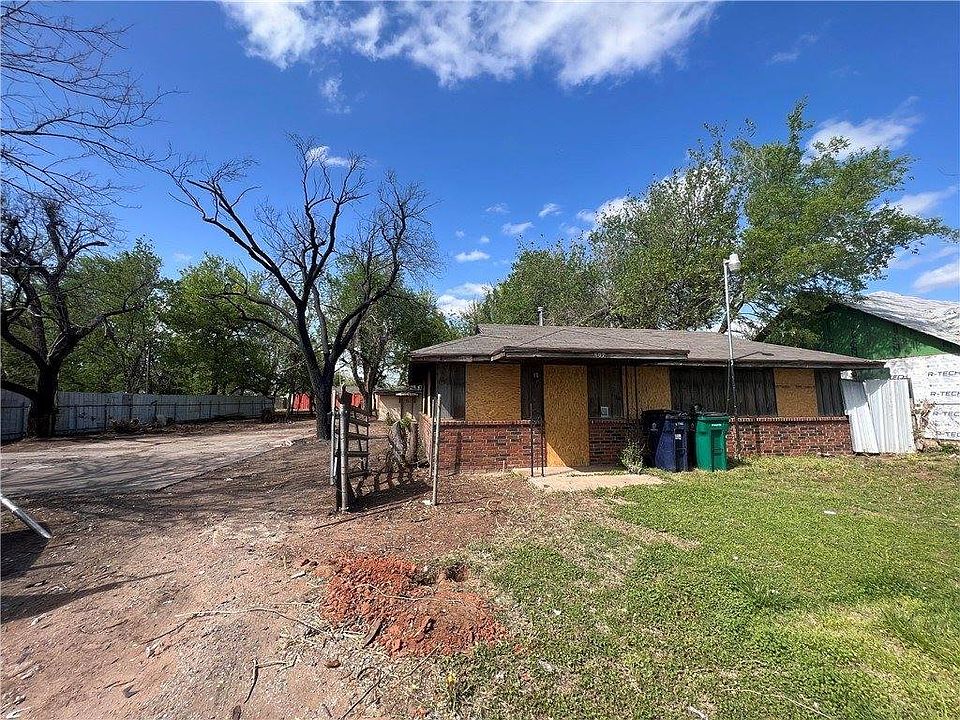 1st image of 607 SE 51st St
