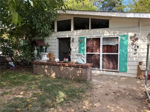 2105 Emma St, Van Buren, AR 72956