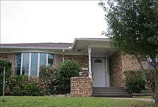2nd image of 820 Vince Ln