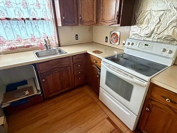 5th image of 4854 C St