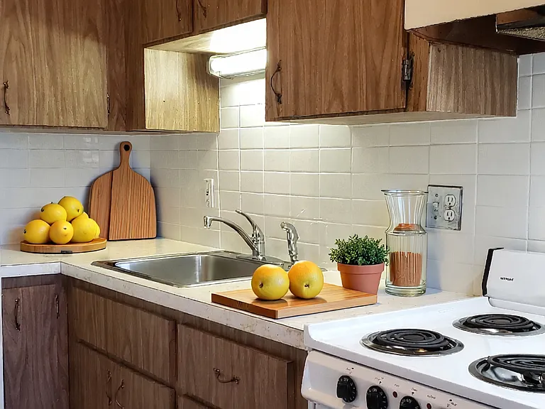 924 Beacon St #6 — Photo 8