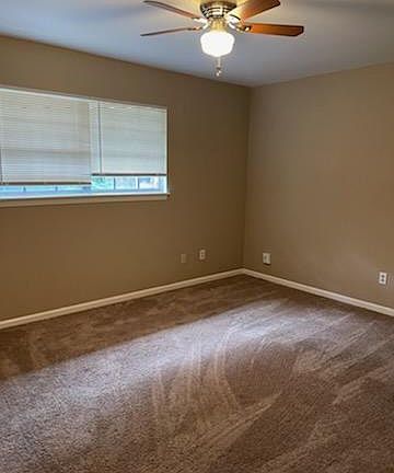 Front upstairs bedroom
