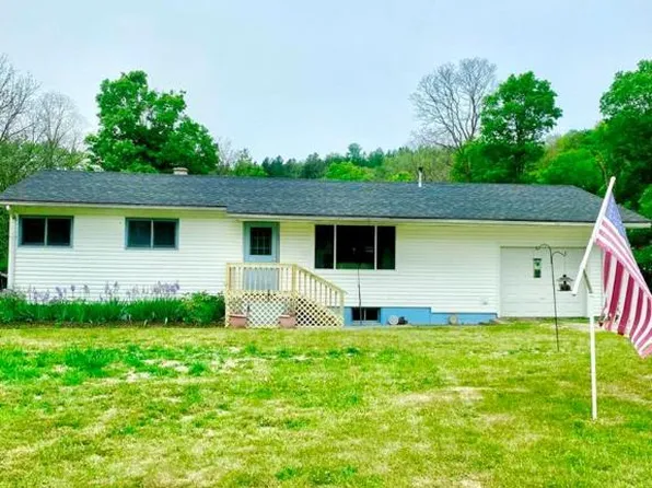 25 Langford St, Van Etten, NY 14889