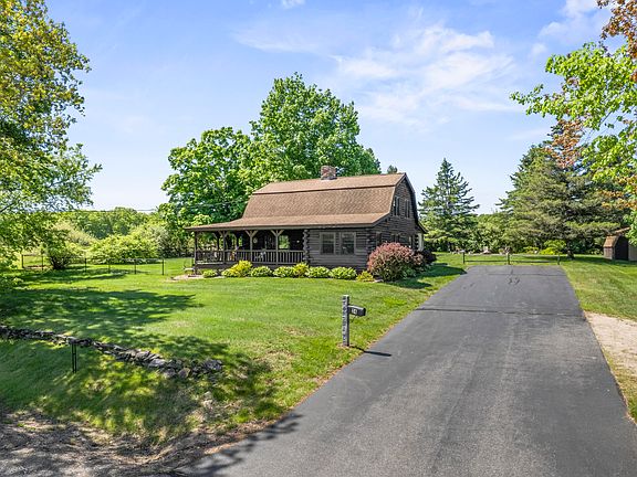 2nd image of 24 Knights Pond Road