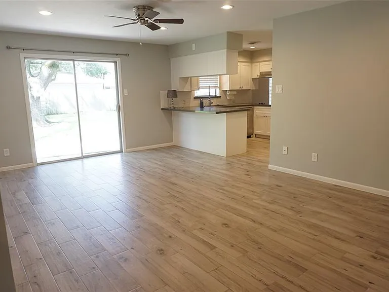 5727 Braesvalley Dr — Photo 14