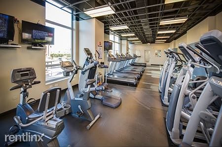 300-apartments-for-rent-downtown-chicago-near-metra-AM1 (1)