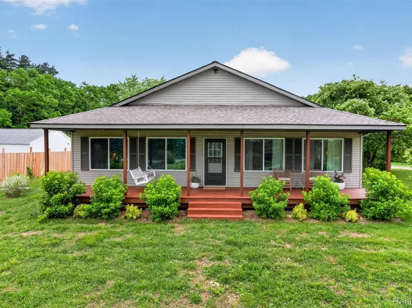 3781 Herd Rd, Metamora, MI 48455
