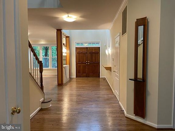 2nd image of 9419 Spruce Tree Cir