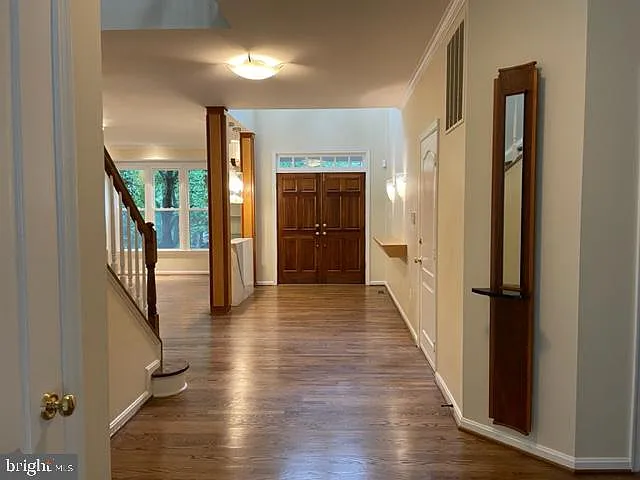 9419 Spruce Tree Cir — Photo 2