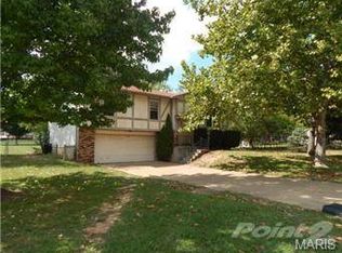 1553 Stonegate St, Farmington, MO 63640