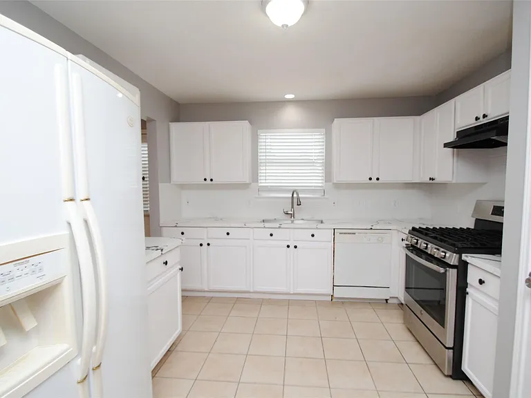 3923 Bridgebay Ln — Photo 12