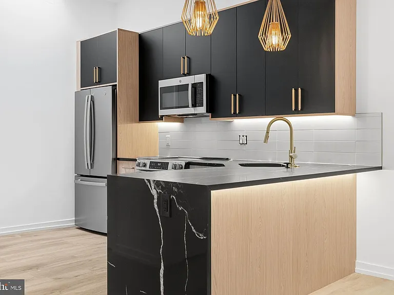 203 S 13th St #4B — Photo 16