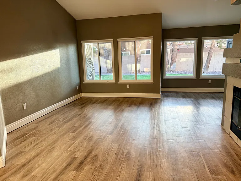4437 Crimson Leaf Dr — Photo 3