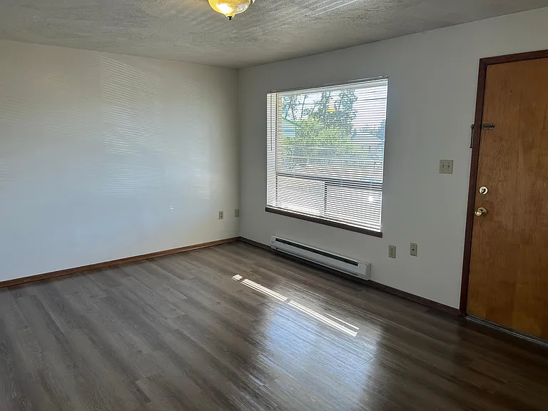713 3rd St #11 — Photo 2