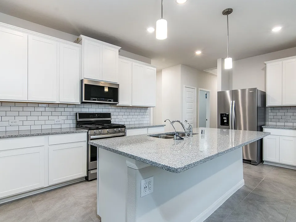 18499 Sunrise Maple Dr