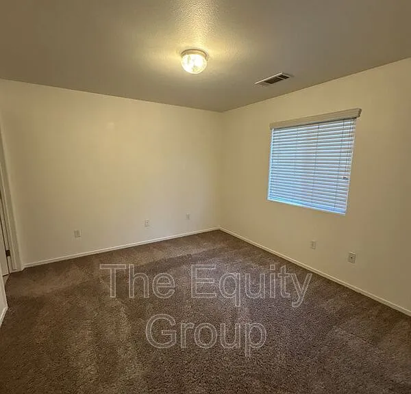 2544 W Lark Ave — Photo 11