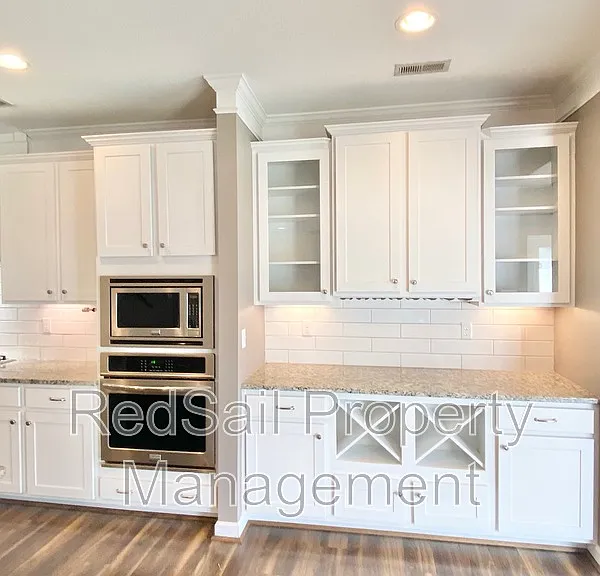 217 Manor Dr — Photo 8