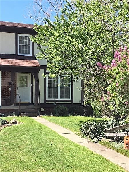 1st image of 2749 Kingston Dr