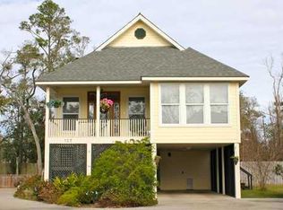127 Forest St, Pass Christian, MS 39571