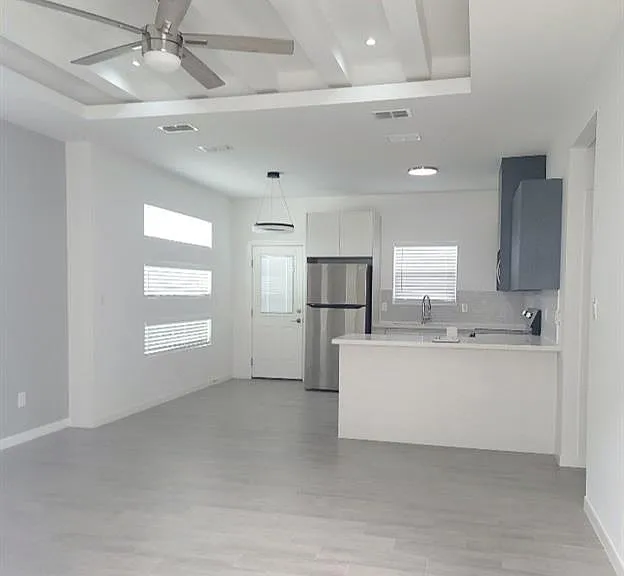 116 W Campeche Ave — Photo 3