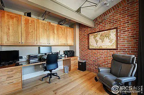 2523 Broadway St #302 — Photo 6