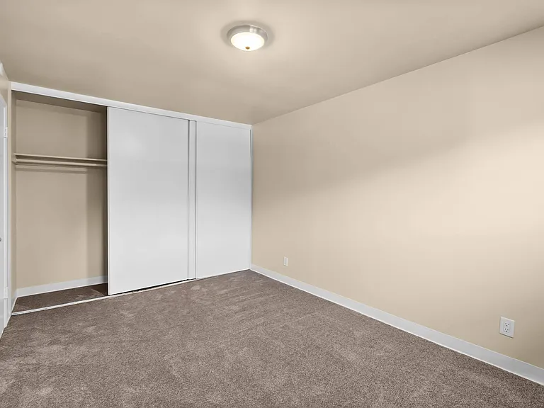 Bergen Apartments — Photo 16