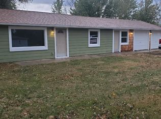 77 Kerwin Dr, New Douglas, IL 62074