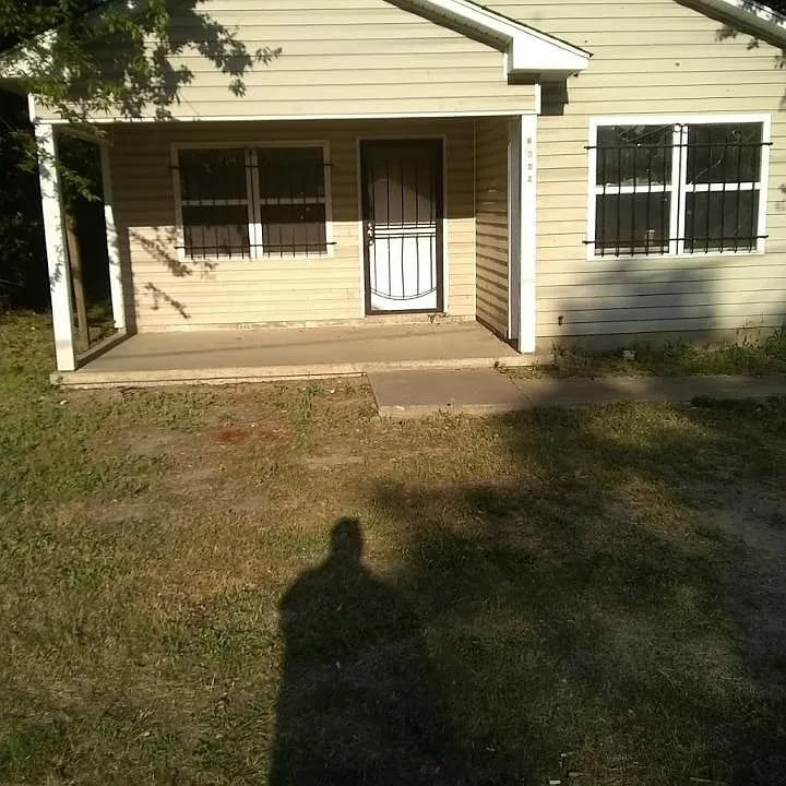 1049 Winston Rd