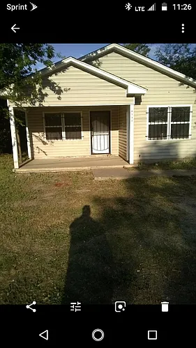 1049 Winston Rd Photo 1