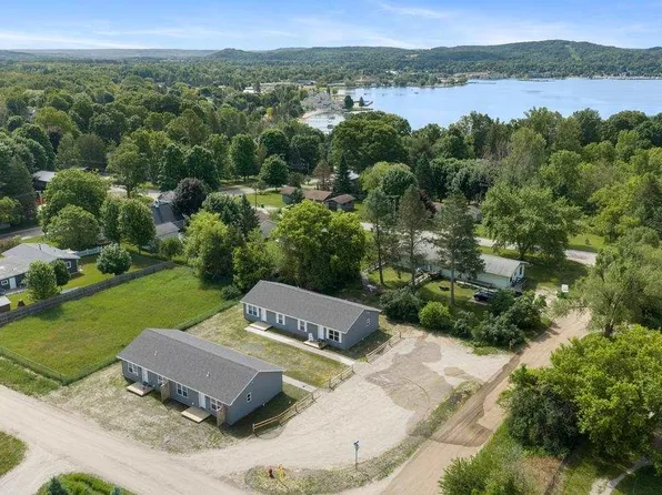 1012 Escape Unit 2, Boyne City, MI 49712