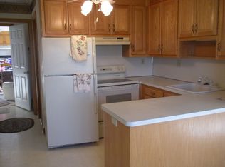 8 Lenti Dr, Manchester, CT 06040