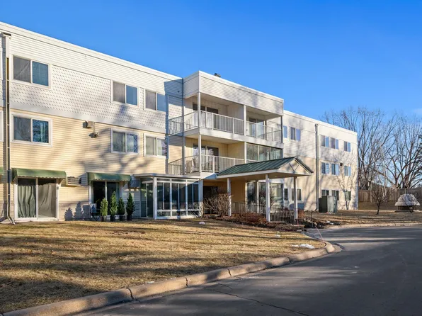 132 Demont Ave E APT 233, Little Canada, MN 55117