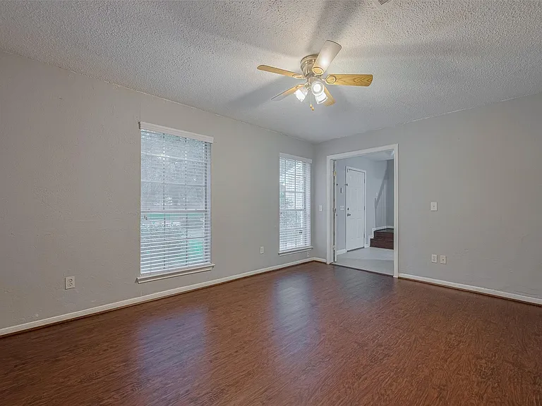 3610 Bee Bayou Ln — Photo 9