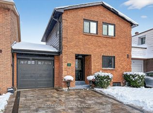 100 Brimwood Blvd, Toronto, ON M1V 1C2