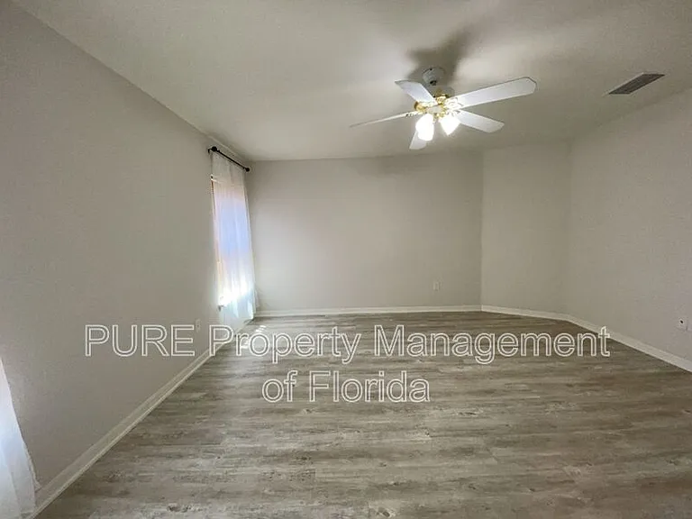 8925 SE 43rd Ave — Photo 10