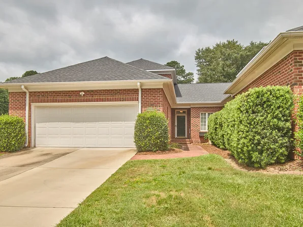 1344 Longleaf Dr, Fayetteville, NC 28305