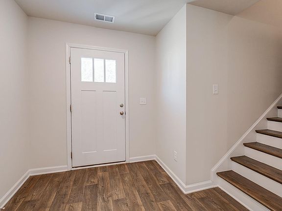 3rd image of 509 Blue Garden Way
