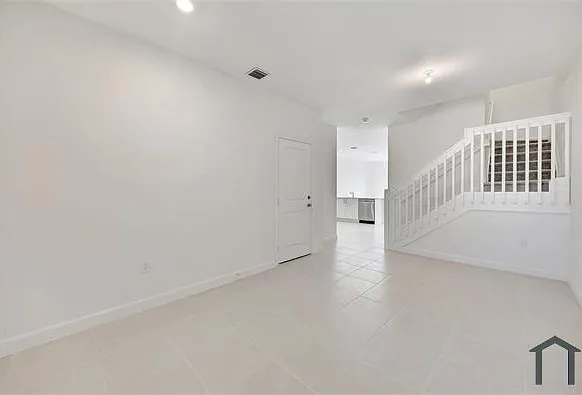 4 bed, 1838 sqft, $3,750 — Photo 2