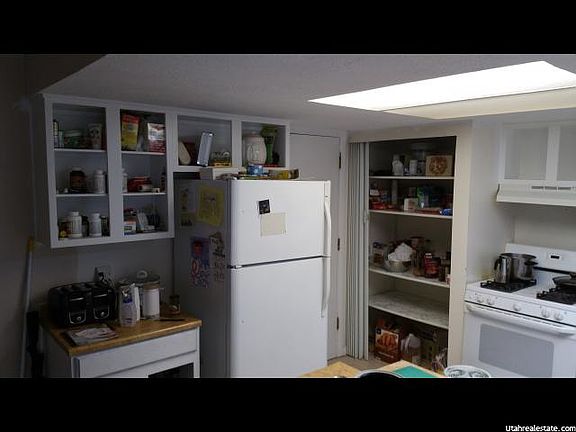 3rd image of 3870 Westland Dr