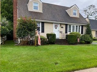 75 Evans Ave, Albertson, NY 11507
