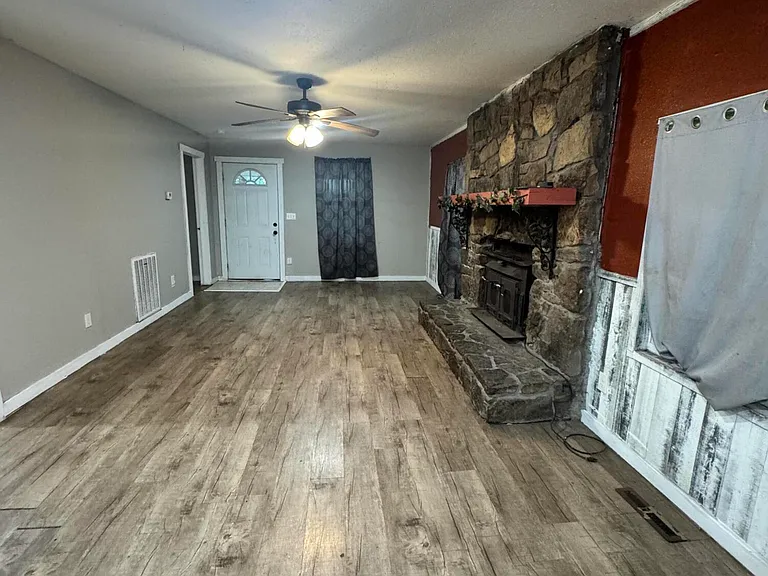 1402 E Furnace St — Photo 5